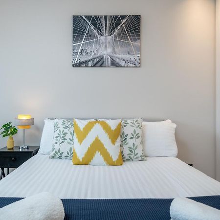 Skyvillion - Cozy Large 4 & 1 Bed Apartments In London Enfield, Mins To Tube Station, Free Wi-Fi Exterior foto