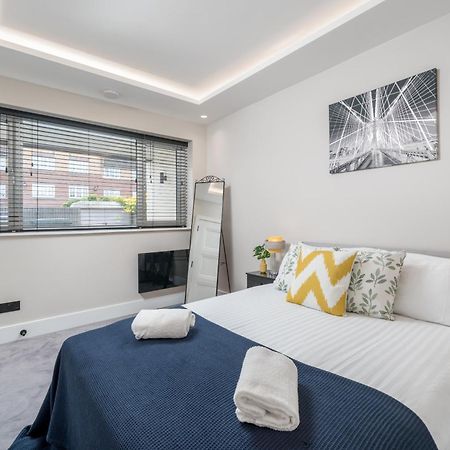 Skyvillion - Cozy Large 4 & 1 Bed Apartments In London Enfield, Mins To Tube Station, Free Wi-Fi Exterior foto