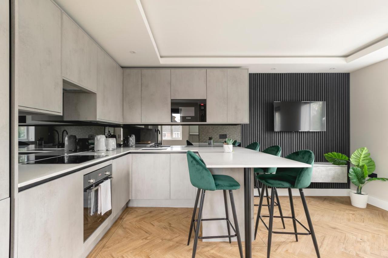 Skyvillion - Cozy Large 4 & 1 Bed Apartments In London Enfield, Mins To Tube Station, Free Wi-Fi Exterior foto