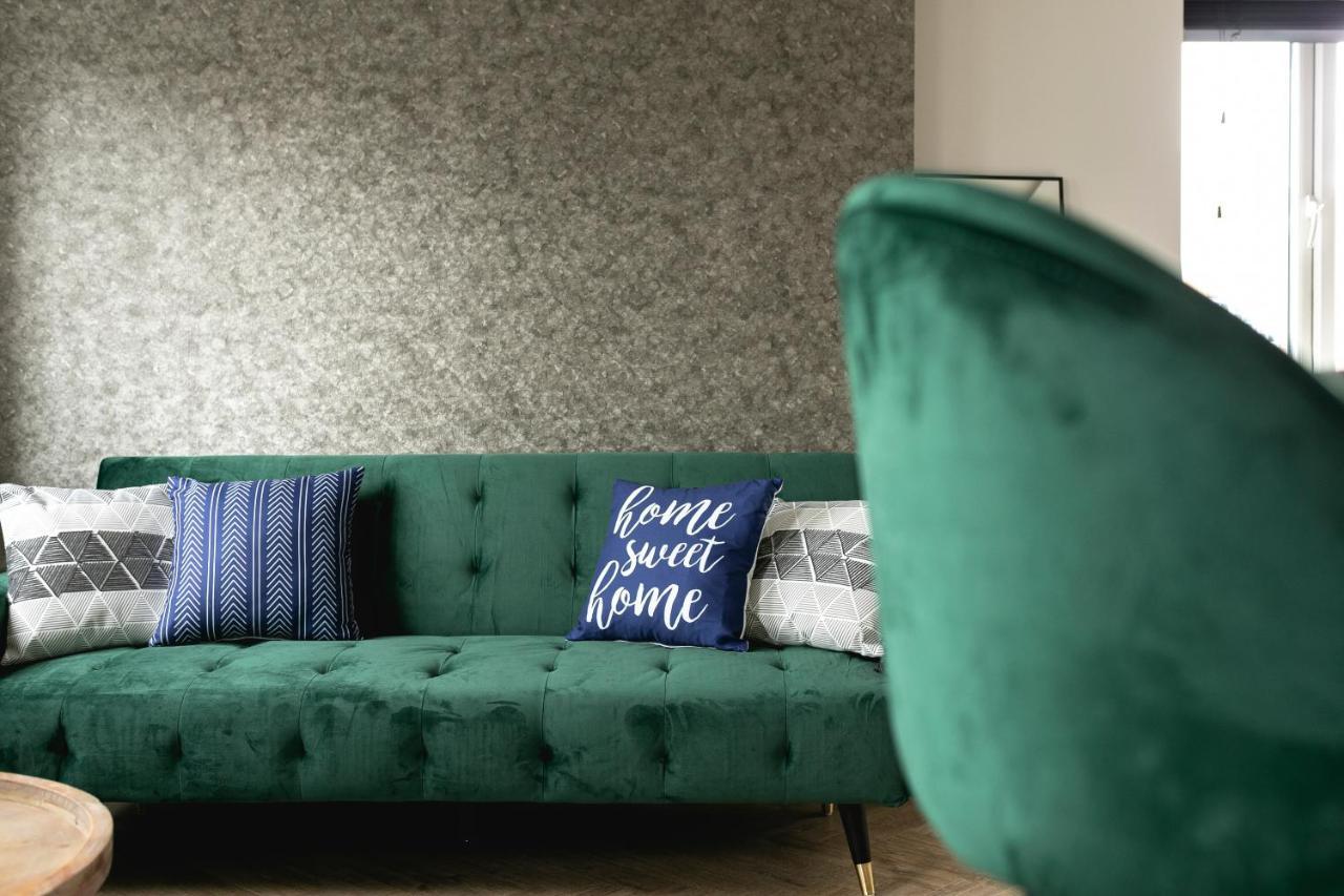 Skyvillion - Cozy Large 4 & 1 Bed Apartments In London Enfield, Mins To Tube Station, Free Wi-Fi Exterior foto