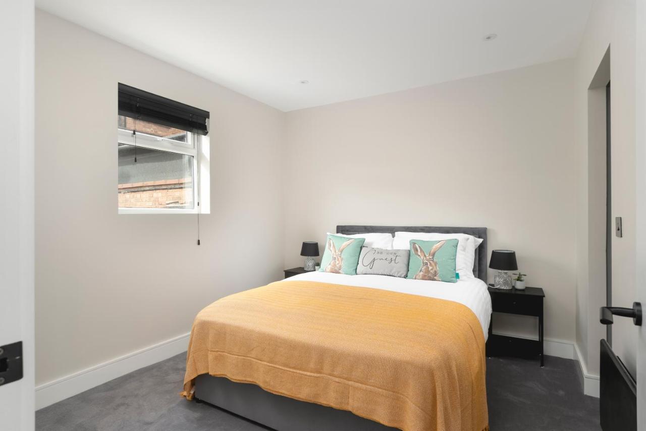 Skyvillion - Cozy Large 4 & 1 Bed Apartments In London Enfield, Mins To Tube Station, Free Wi-Fi Exterior foto