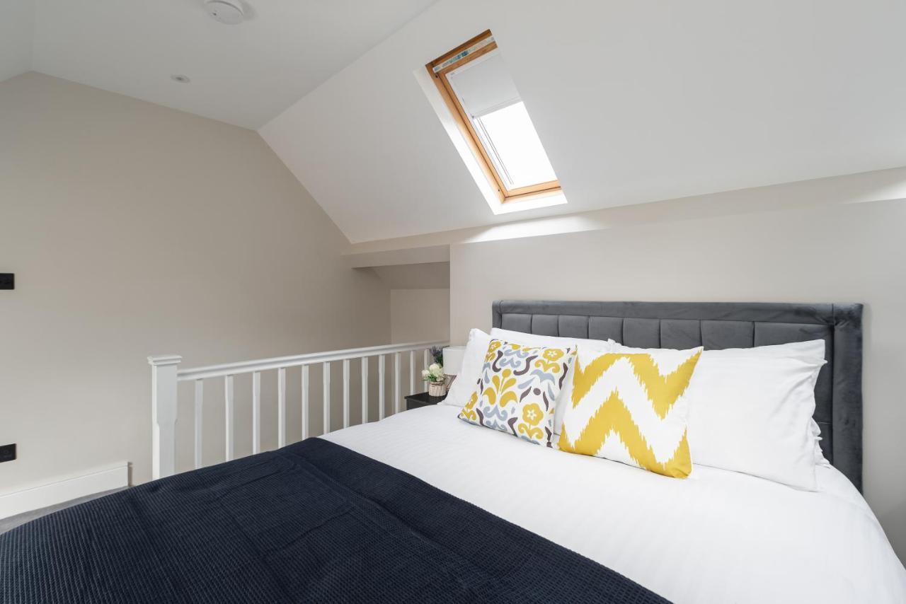 Skyvillion - Cozy Large 4 & 1 Bed Apartments In London Enfield, Mins To Tube Station, Free Wi-Fi Exterior foto