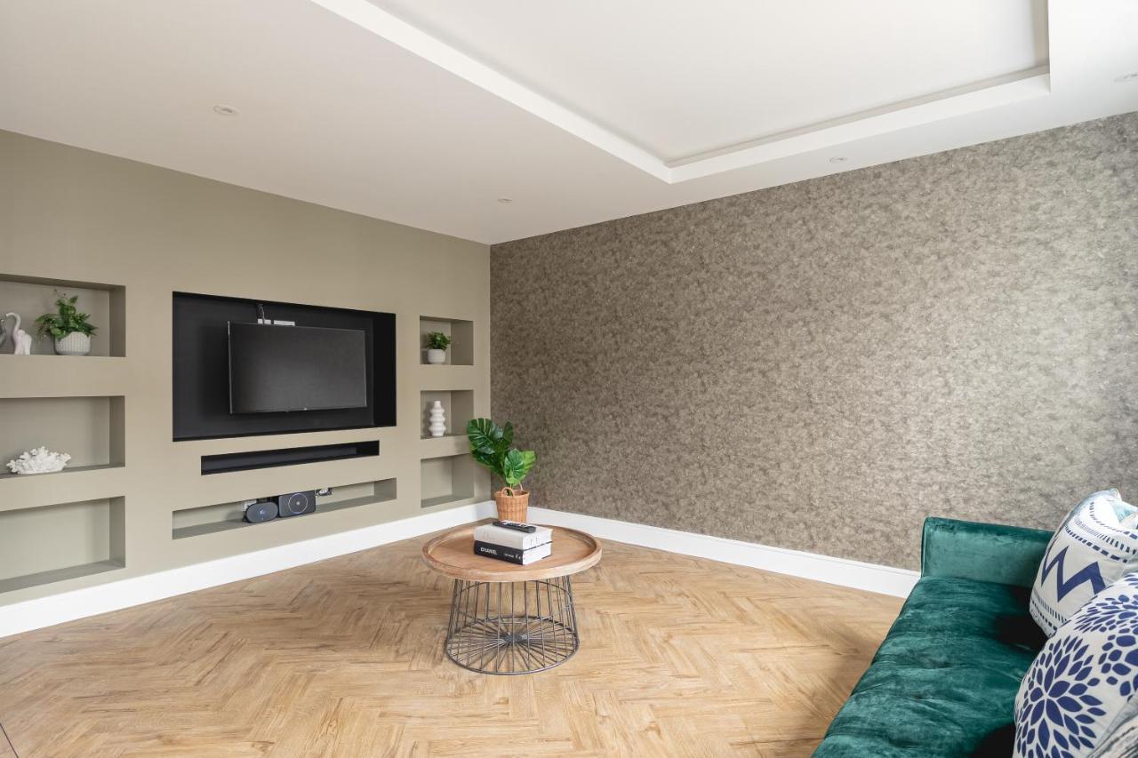 Skyvillion - Cozy Large 4 & 1 Bed Apartments In London Enfield, Mins To Tube Station, Free Wi-Fi Exterior foto