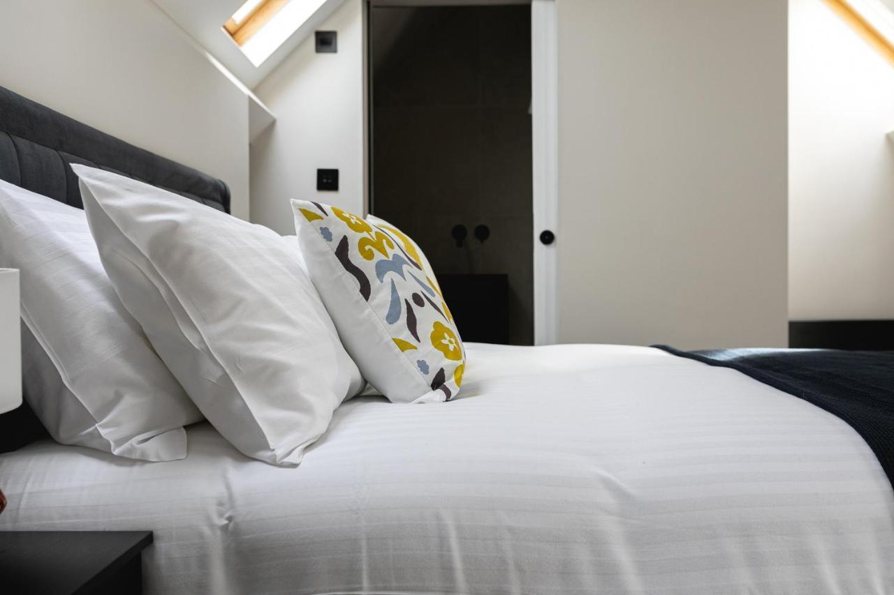 Skyvillion - Cozy Large 4 & 1 Bed Apartments In London Enfield, Mins To Tube Station, Free Wi-Fi Exterior foto