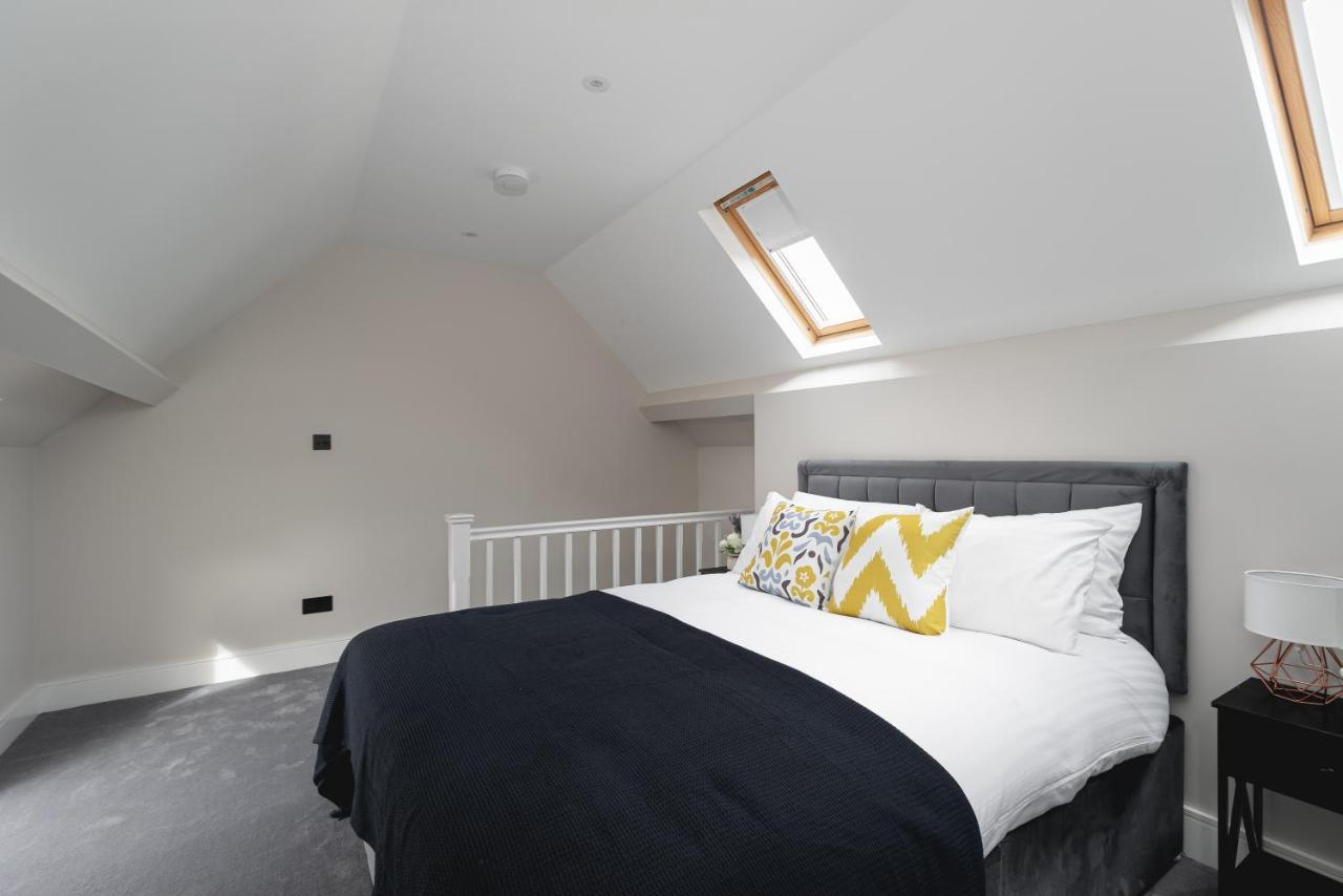 Skyvillion - Cozy Large 4 & 1 Bed Apartments In London Enfield, Mins To Tube Station, Free Wi-Fi Exterior foto