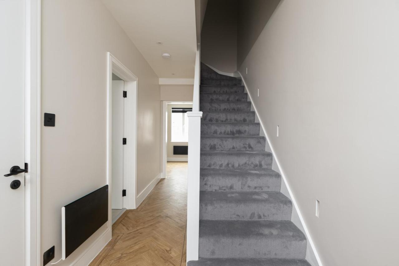 Skyvillion - Cozy Large 4 & 1 Bed Apartments In London Enfield, Mins To Tube Station, Free Wi-Fi Exterior foto