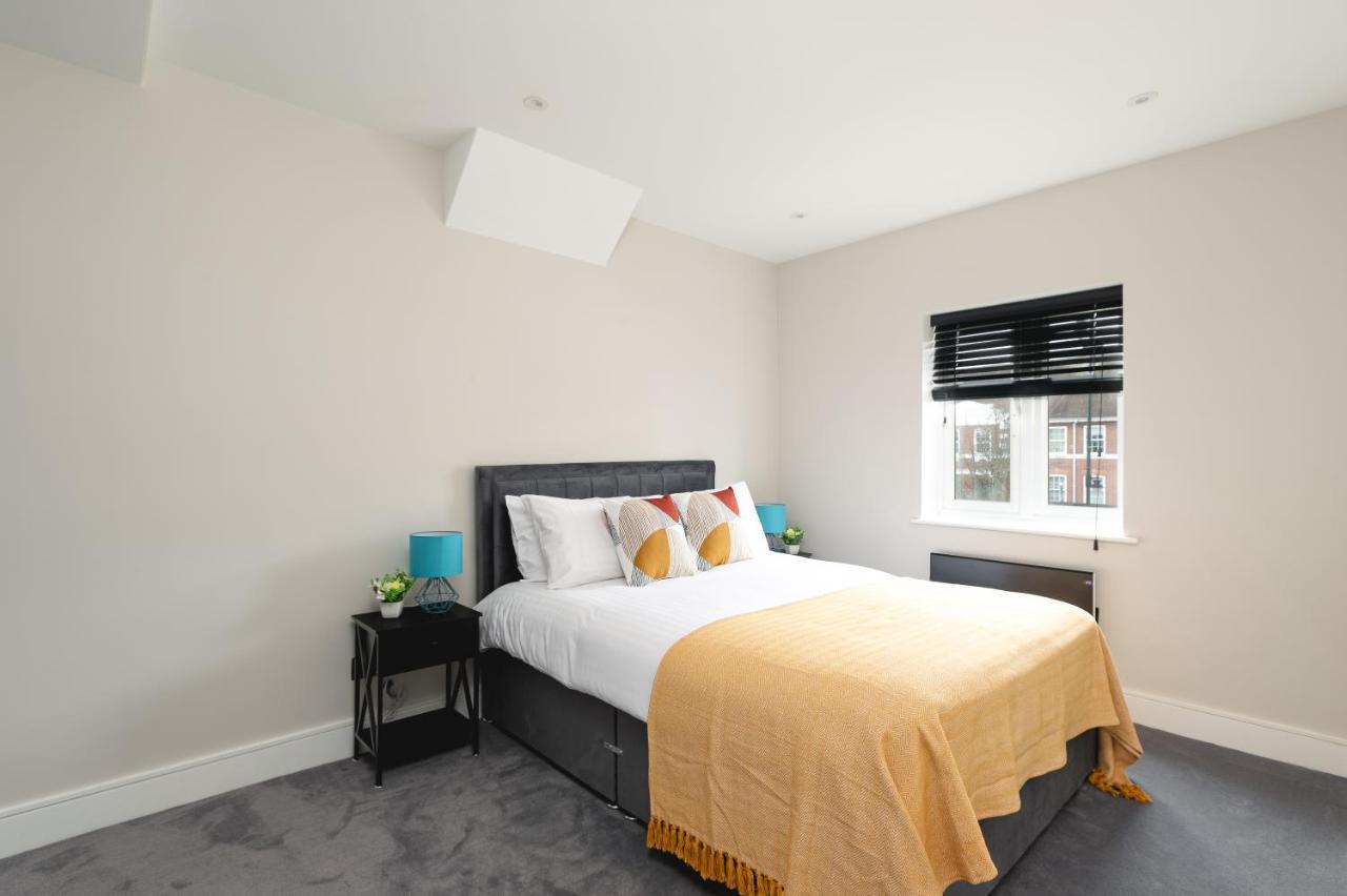 Skyvillion - Cozy Large 4 & 1 Bed Apartments In London Enfield, Mins To Tube Station, Free Wi-Fi Exterior foto