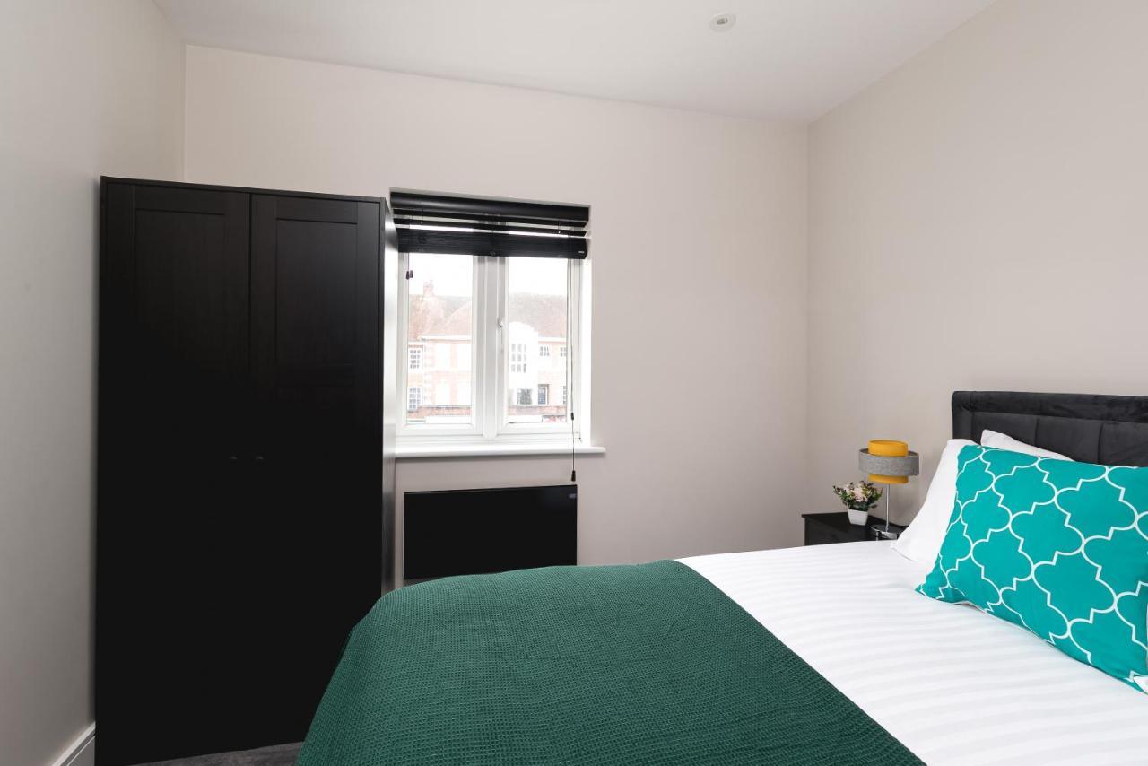 Skyvillion - Cozy Large 4 & 1 Bed Apartments In London Enfield, Mins To Tube Station, Free Wi-Fi Exterior foto