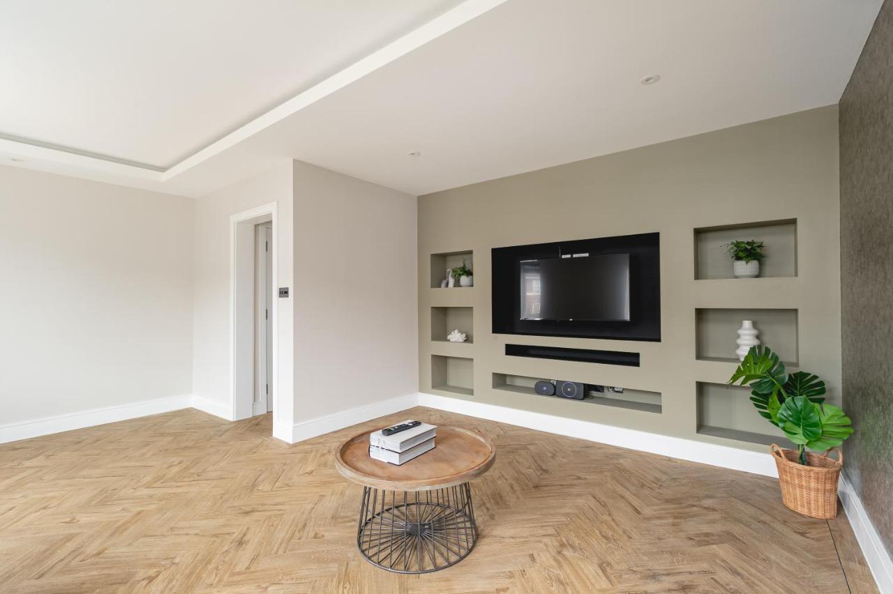 Skyvillion - Cozy Large 4 & 1 Bed Apartments In London Enfield, Mins To Tube Station, Free Wi-Fi Exterior foto