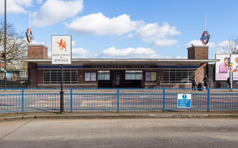 Skyvillion - Cozy Large 4 & 1 Bed Apartments In London Enfield, Mins To Tube Station, Free Wi-Fi Exterior foto