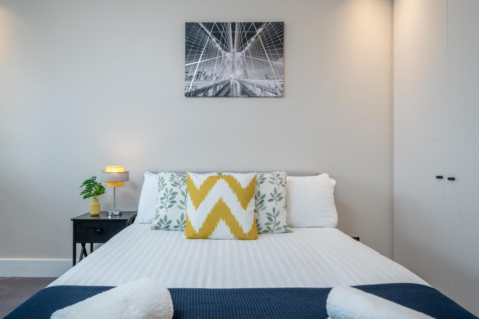 Skyvillion - Cozy Large 4 & 1 Bed Apartments In London Enfield, Mins To Tube Station, Free Wi-Fi Exterior foto