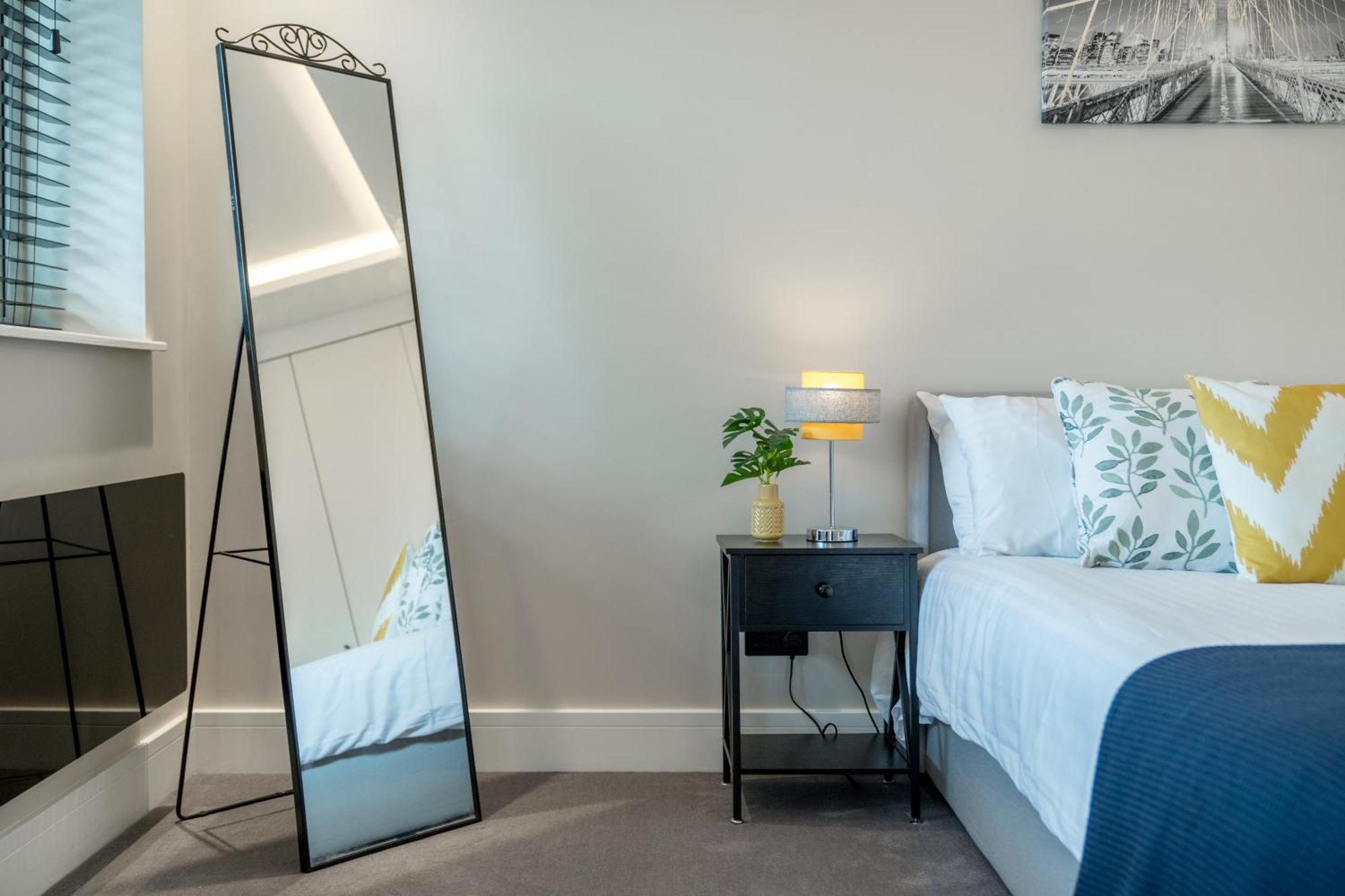 Skyvillion - Cozy Large 4 & 1 Bed Apartments In London Enfield, Mins To Tube Station, Free Wi-Fi Exterior foto