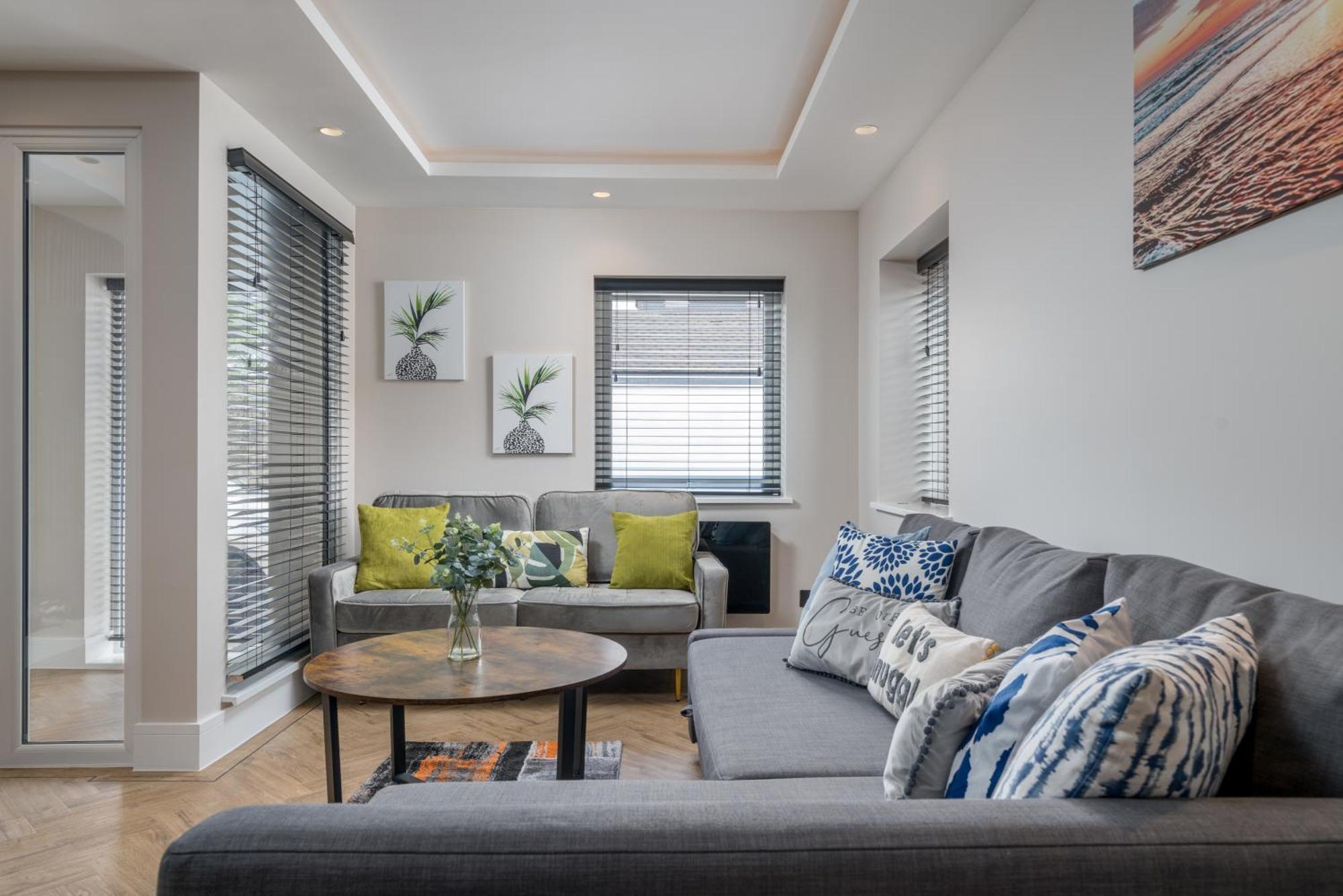 Skyvillion - Cozy Large 4 & 1 Bed Apartments In London Enfield, Mins To Tube Station, Free Wi-Fi Exterior foto